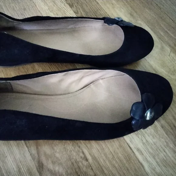 UGGs Black Suede Flats Size 8.5 - Picture 13 of 14